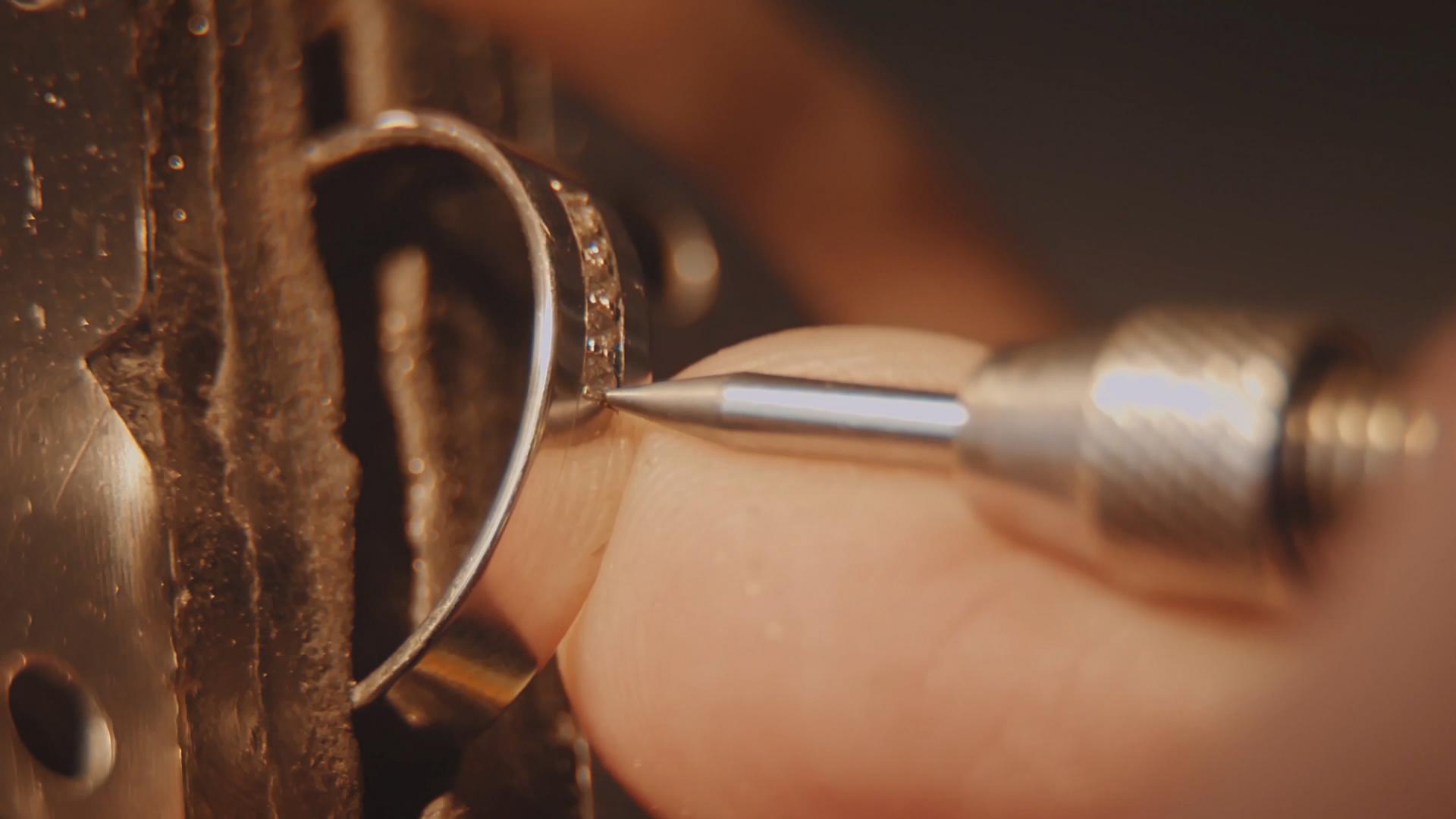 Service de gravure sur bijoux Montréal